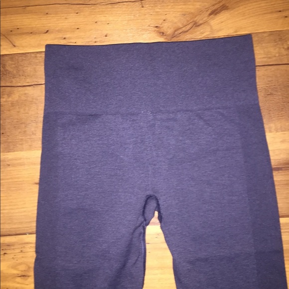 LULULEMON navy blue CAPRI leggings (m)6 - Picture 6 of 13